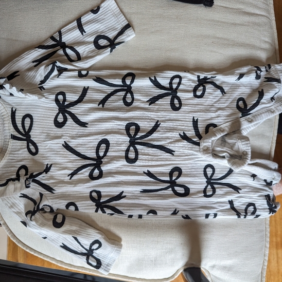 Cat & Jack Baby Girl 3-6M Cute Bows, Stars,+ Black & White Fall Rompers Bundle - Picture 5 of 10